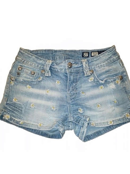 Miss Me Pants - Gorgeous Miss Me Signature Daisy Embroidered Shorts With 2-1/2” Inseam
